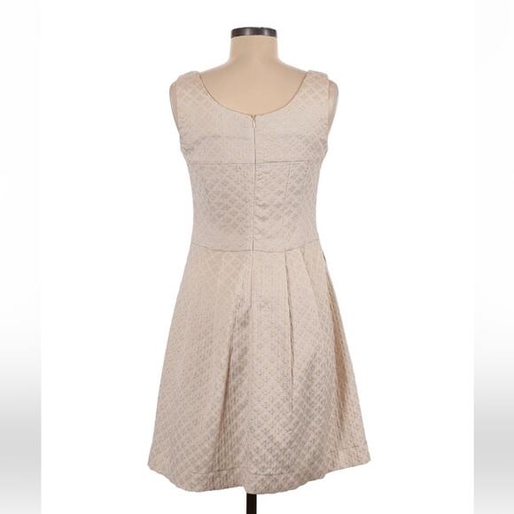 LMD sleeveless cream floral embroidered dress, size snakk - Picture 2 of 9